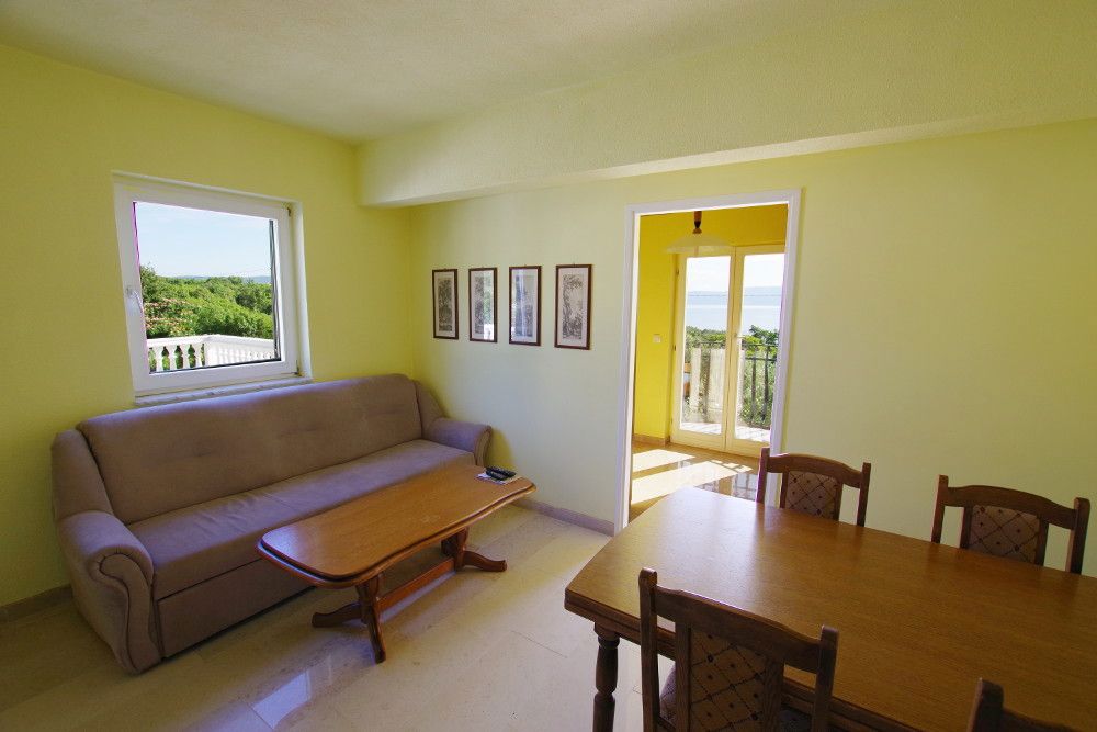 Apartmajska hiša z bazenom, blizu Labina