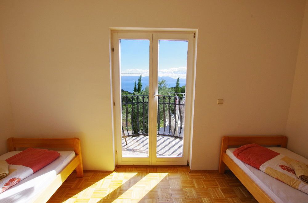 Apartmajska hiša z bazenom, blizu Labina