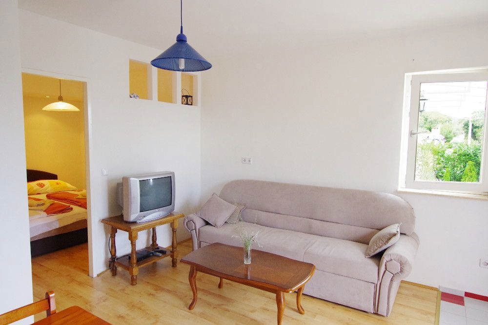 Apartmajska hiša z bazenom, blizu Labina