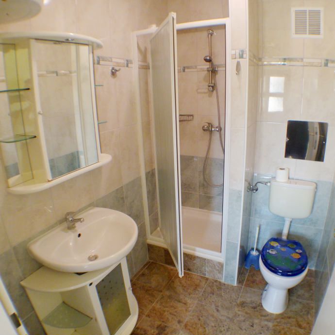 Apartmajska hiša z bazenom, blizu Labina