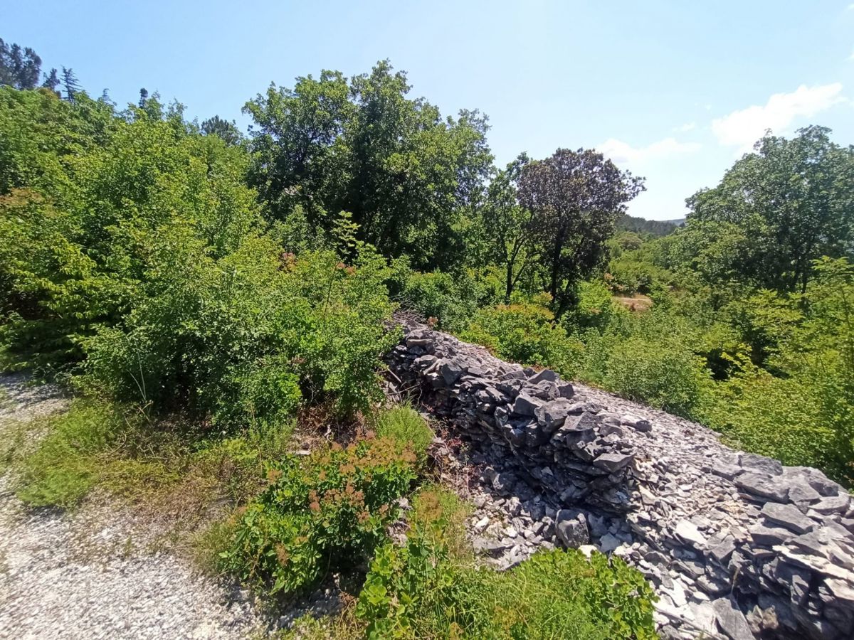 Gradbeno zemljišče 924 m2 s pogledom na morje, okolica Labina