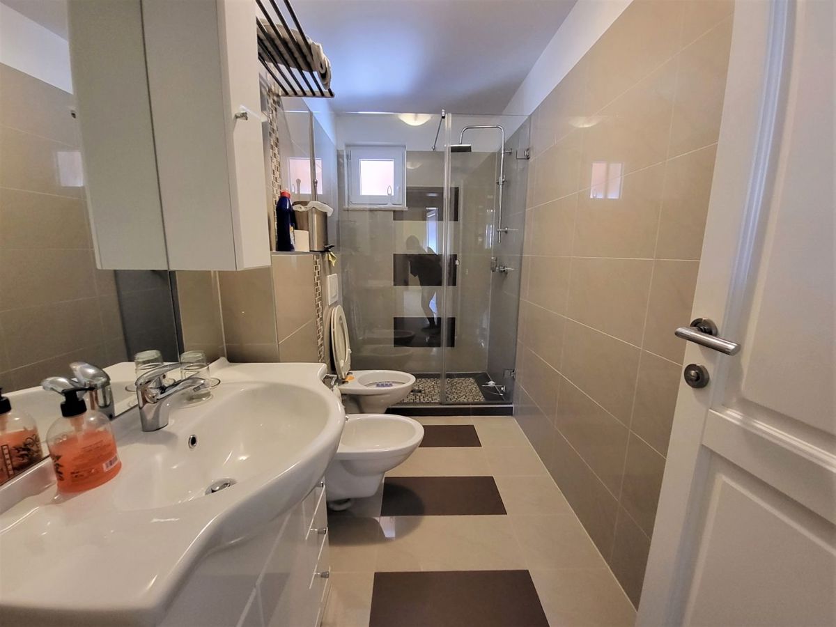 Hiša Višnjan, 500m2