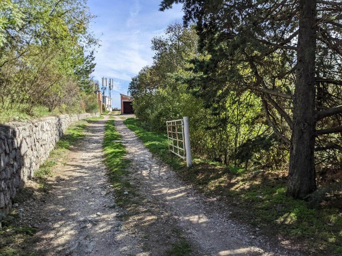 Zemljišče Labin, 2.046m2