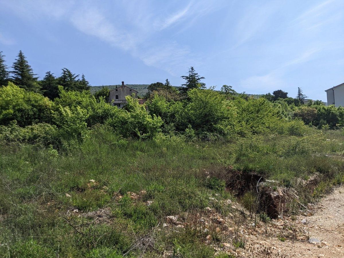 Zemljišče Labin, 612m2