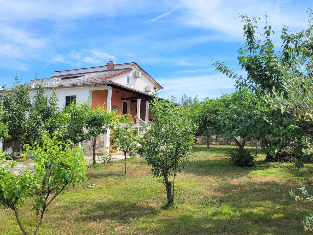 Hiša Karojba, 180m2