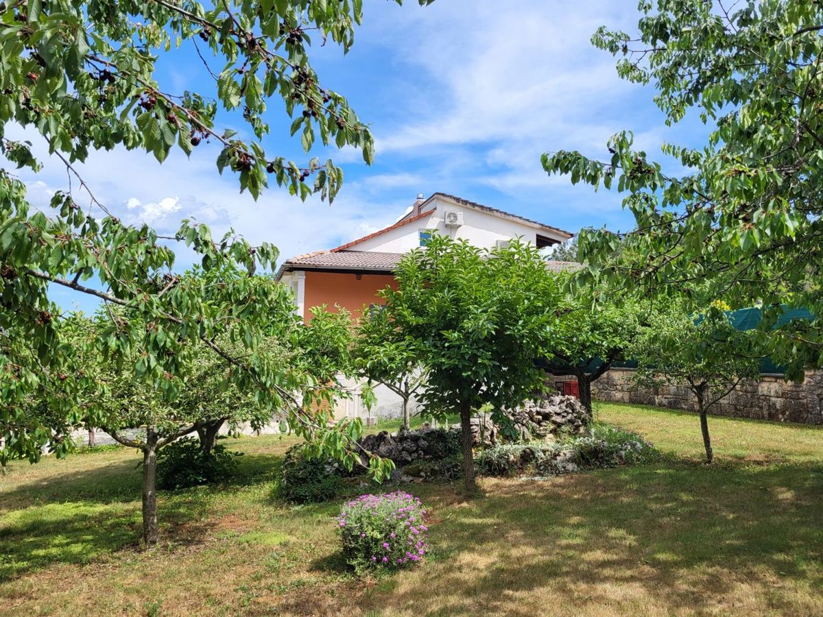 Hiša Karojba, 180m2