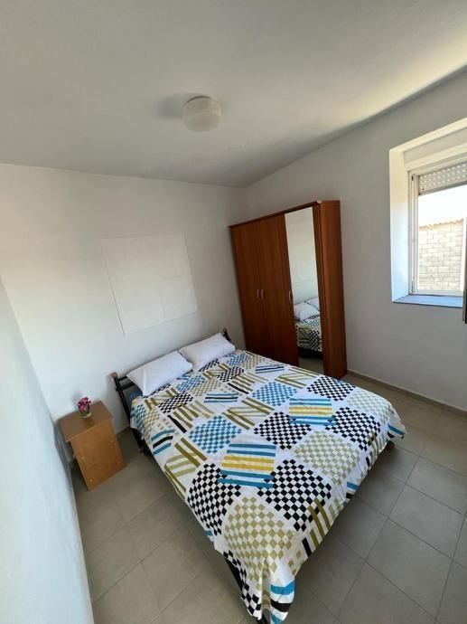 Obnovljena kamnita hiša z 2 apartmajema, v bližini Marčane