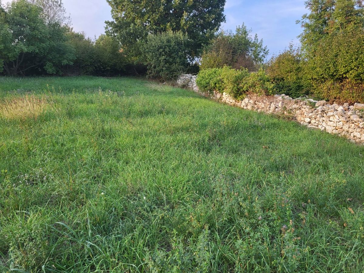 Zemljišče Svetvinčenat, 820m2