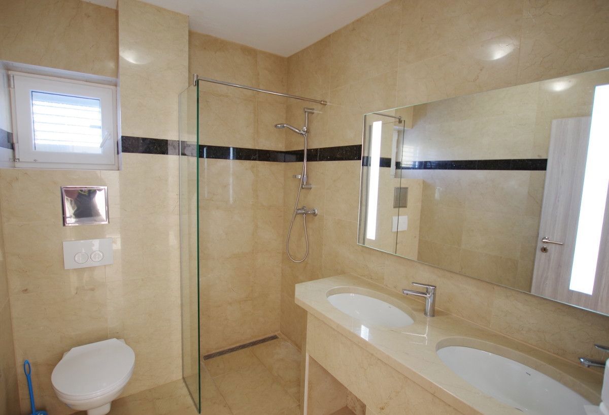 Apartmajska hiša ob morju, blizu Labina