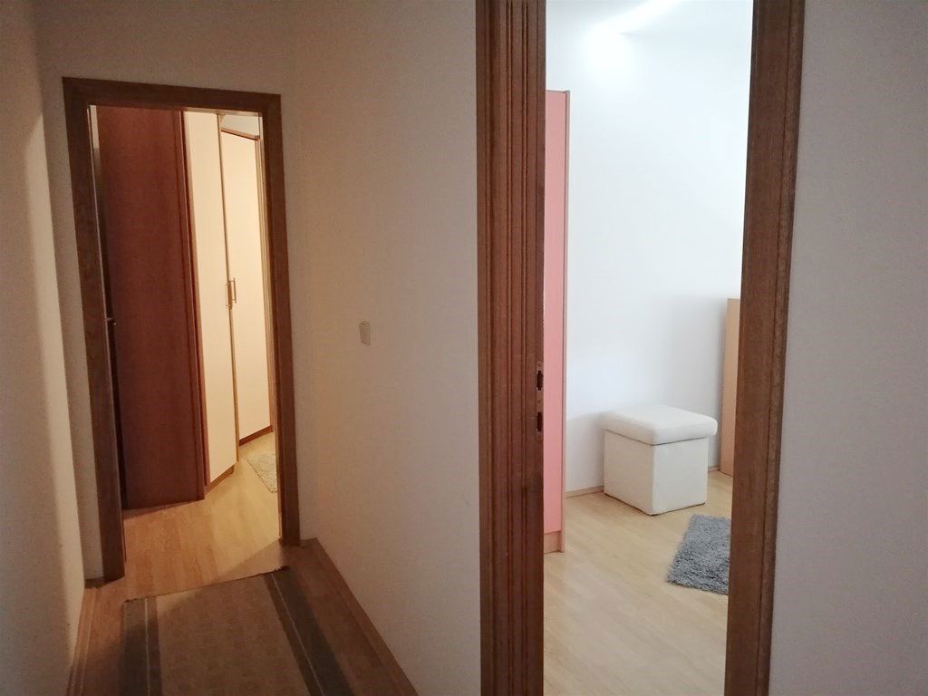 Dvosobno stanovanje z balkonom v prvem nadstropju, Pula