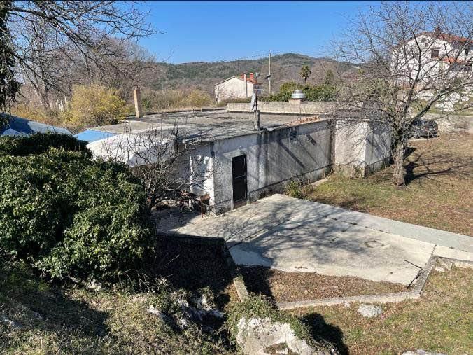Začetak gradnje vile z bazenom, Lupoglav