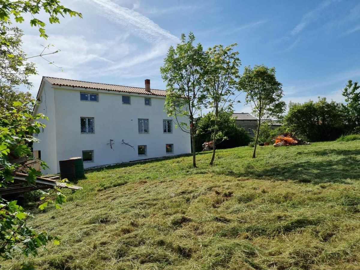 Hiša Žminj, 300m2