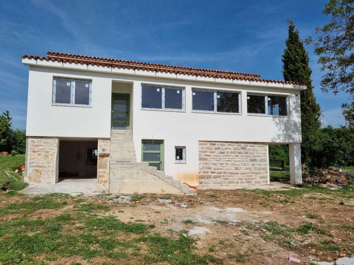 Hiša Žminj, 300m2