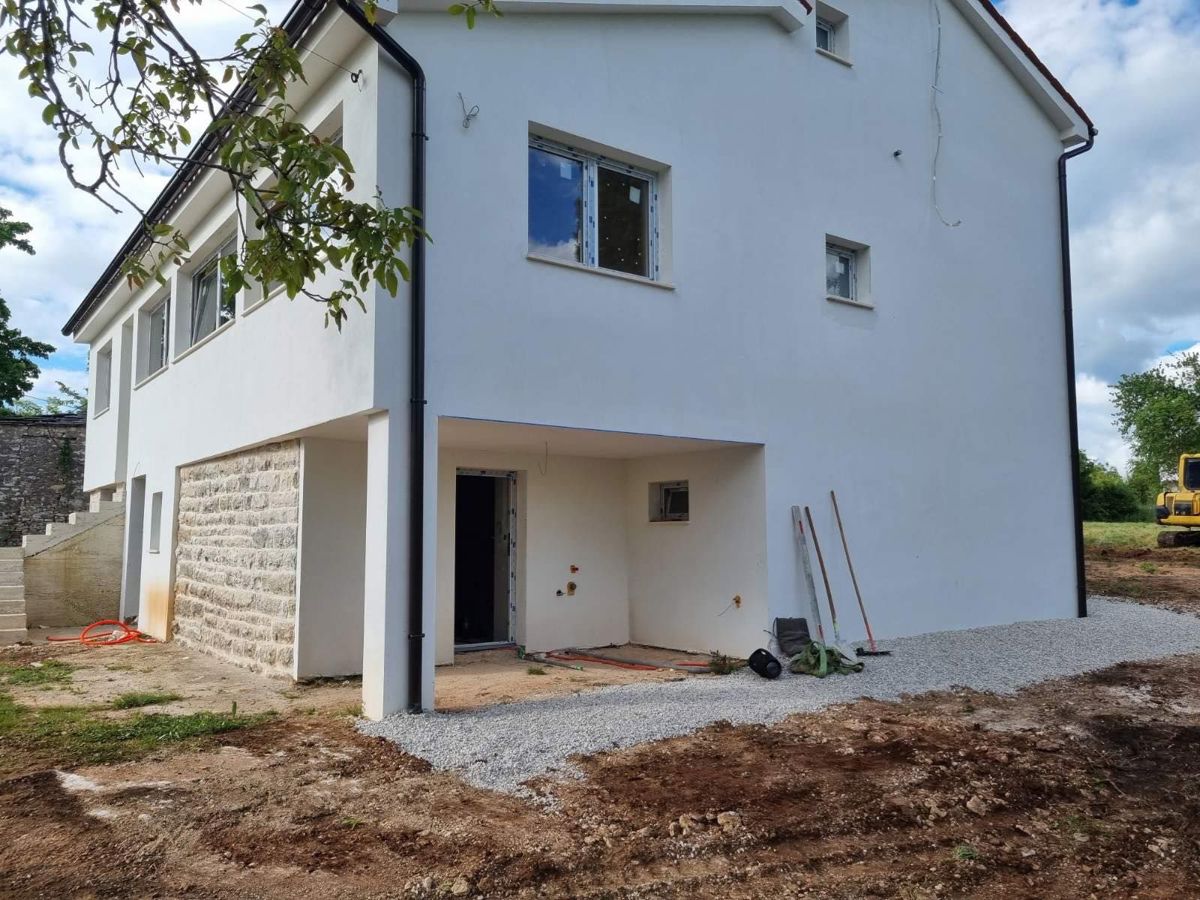 Hiša Žminj, 300m2