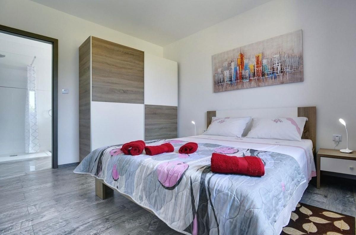 Hiša Trviž, Pazin - Okolica, 300m2