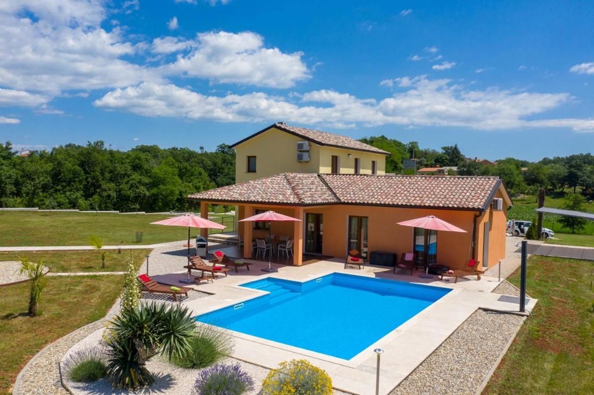 Hiša Trviž, Pazin - Okolica, 300m2