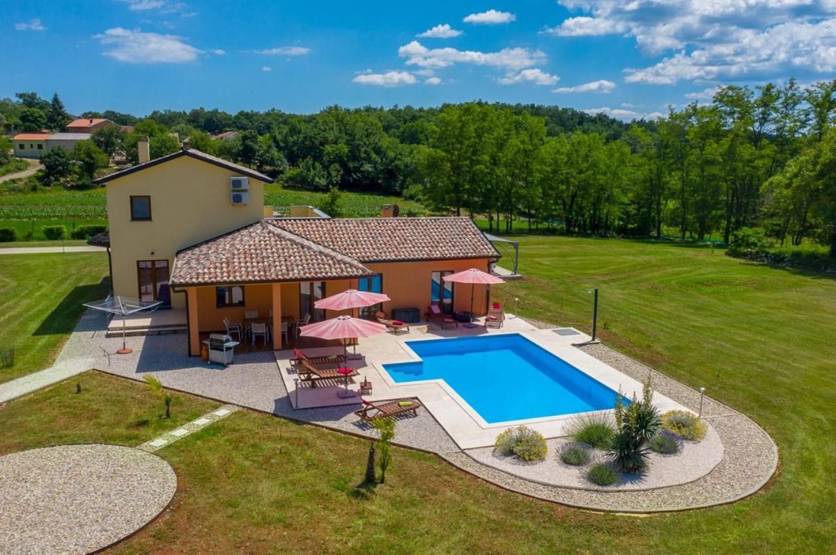 Hiša Trviž, Pazin - Okolica, 300m2