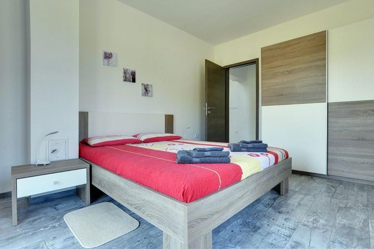Hiša Trviž, Pazin - Okolica, 300m2