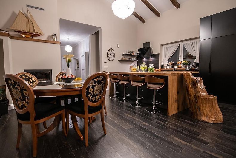 Elegantno opremljena vila na mirni lokaciji, Grožnjan