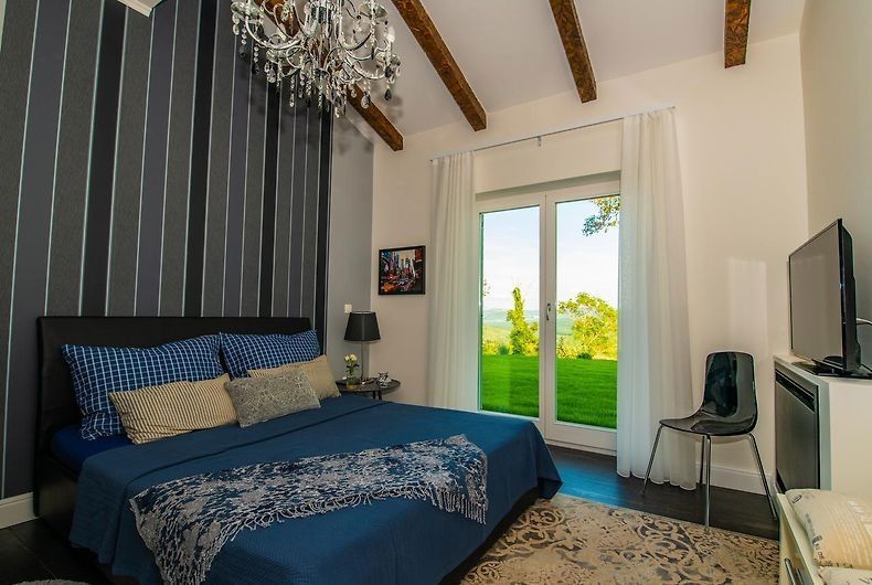 Elegantno opremljena vila na mirni lokaciji, Grožnjan