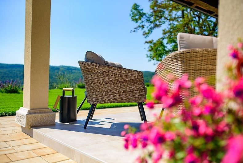 Elegantno opremljena vila na mirni lokaciji, Grožnjan