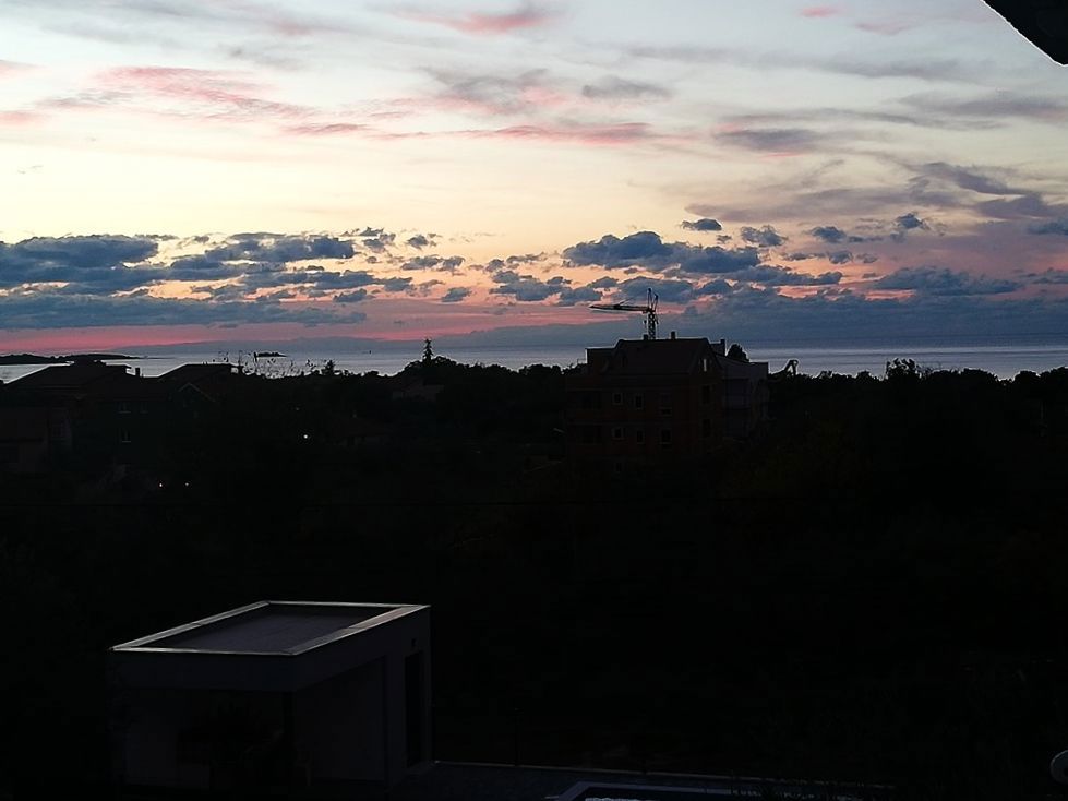 Enosobno stanovanje s teraso in pogledom na morje, Peroj
