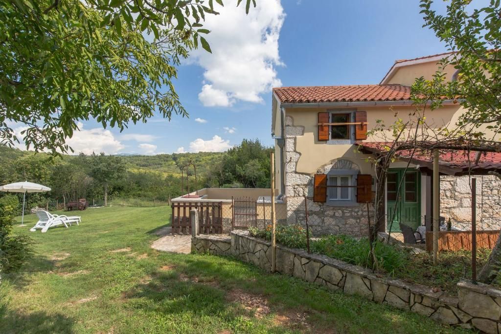 Očarljiva hiša na mirni lokaciji, blizu Labina