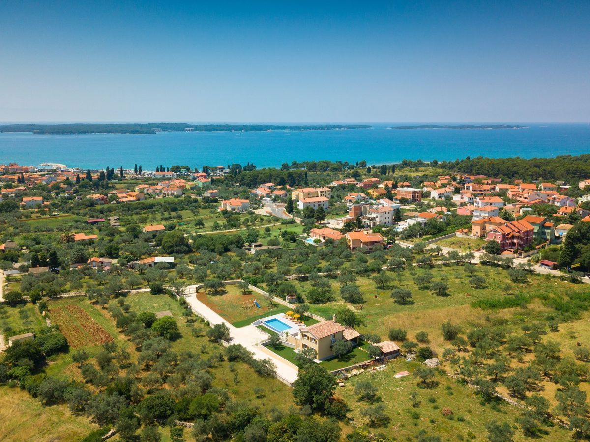 Vila na osami z bazenom in pogledom na morje, Fažana
