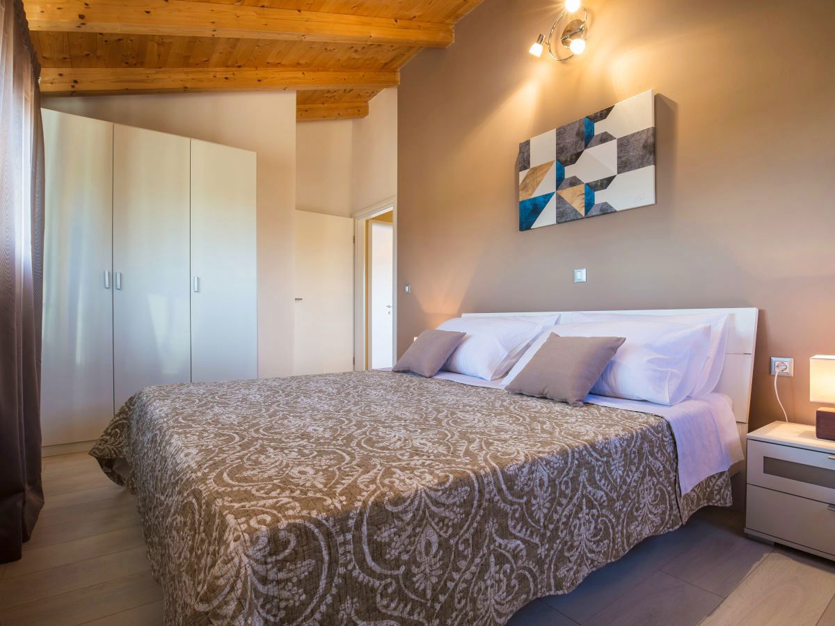 Vila na osami z bazenom in pogledom na morje, Fažana