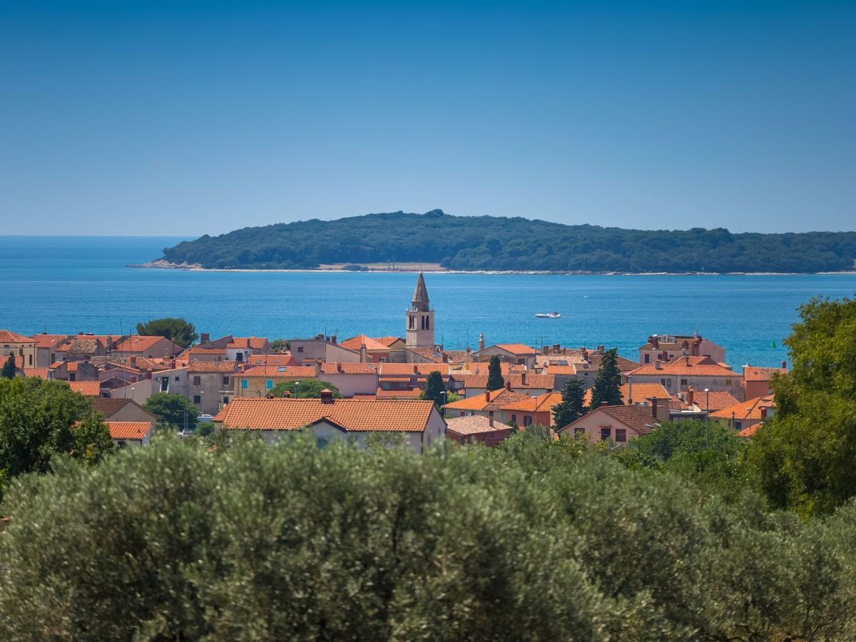 Vila na osami z bazenom in pogledom na morje, Fažana