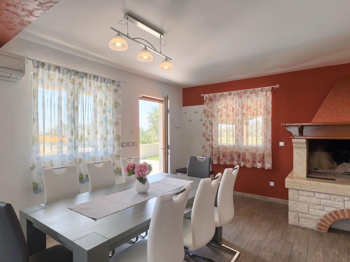 Vila na osami z bazenom in pogledom na morje, Fažana