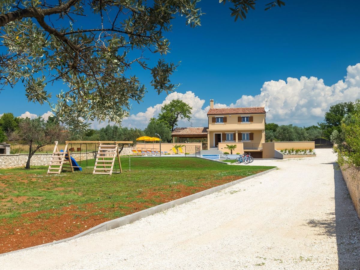 Vila na osami z bazenom in pogledom na morje, Fažana