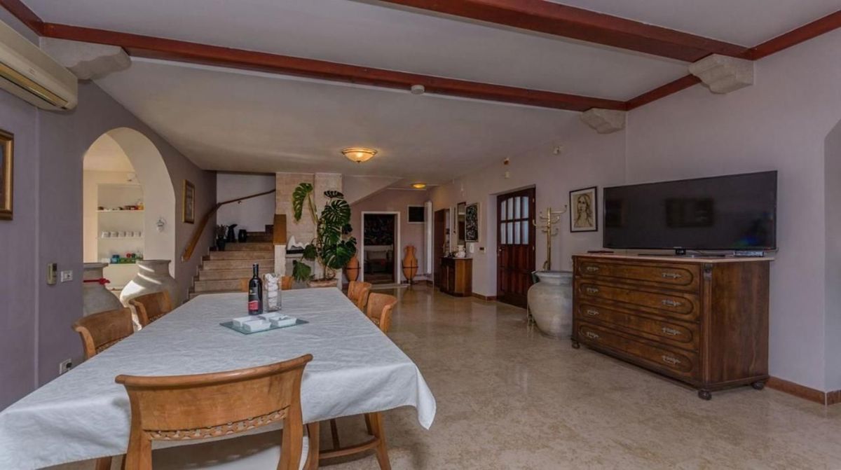 Hiša Rakalj, Marčana, 350m2