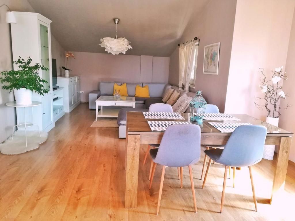 Apartmajska hiša s tremi apartmaji in garsonjero, Pula