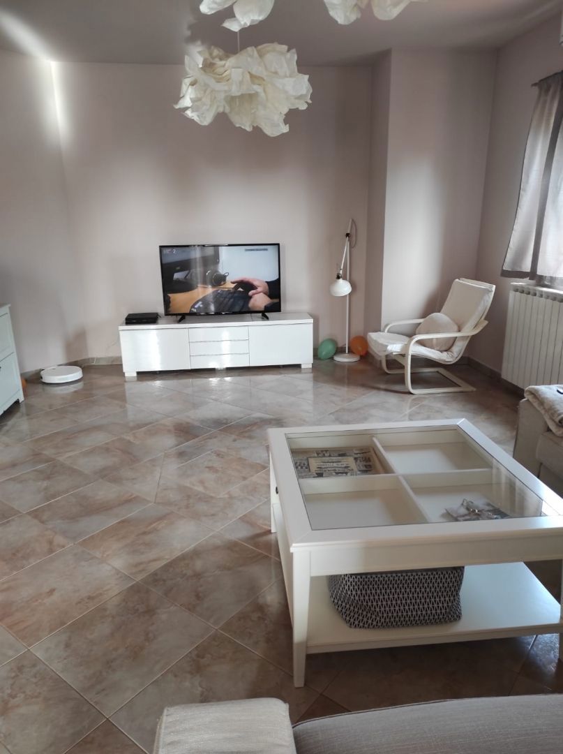 Apartmajska hiša s tremi apartmaji in garsonjero, Pula