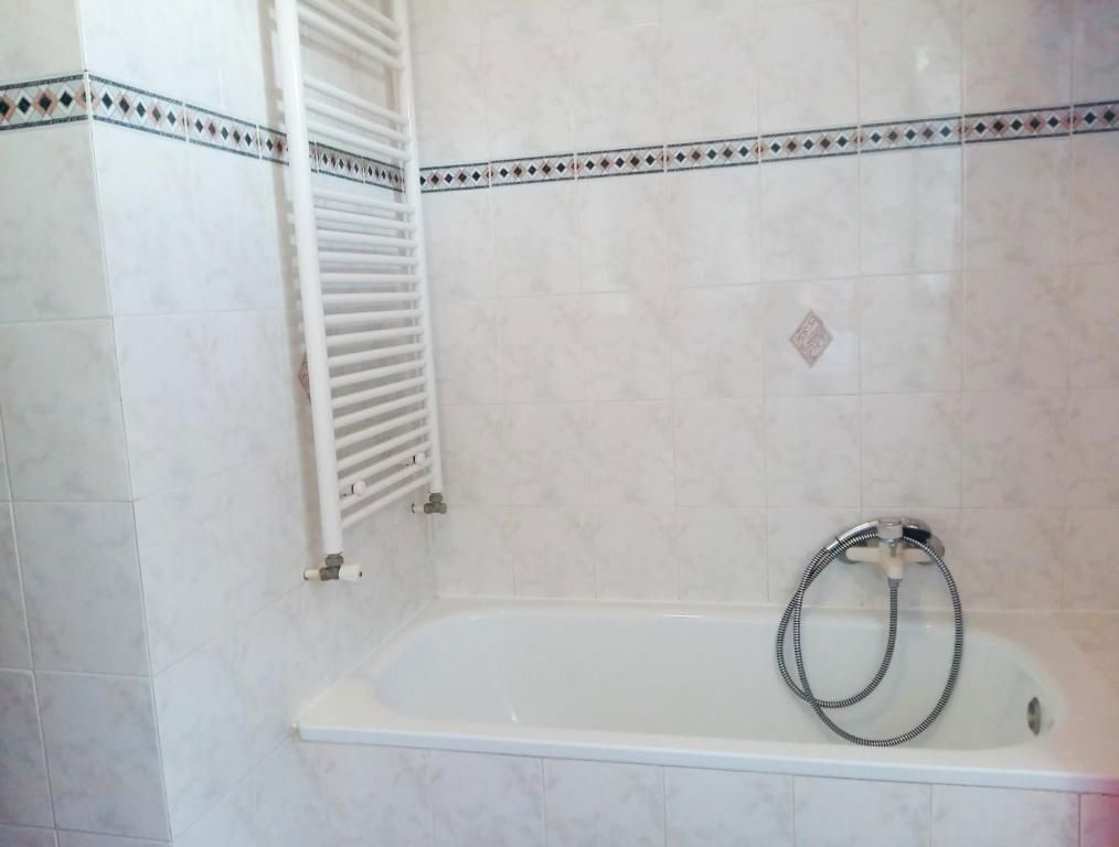 Apartmajska hiša s tremi apartmaji in garsonjero, Pula