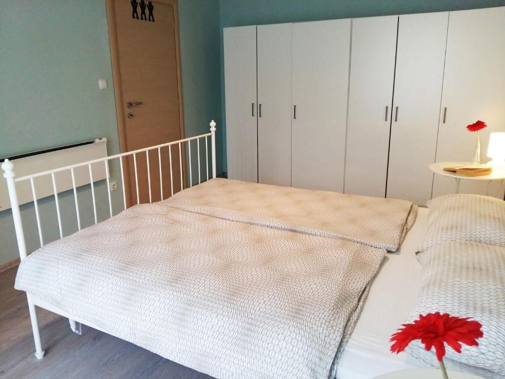 Apartmajska hiša s tremi apartmaji in garsonjero, Pula