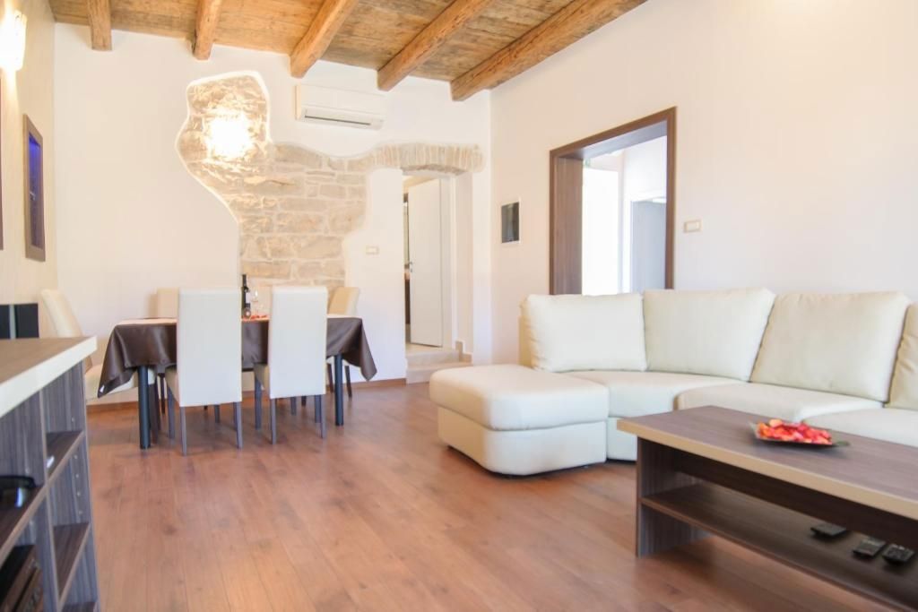 Hiša Poreč, 300m2