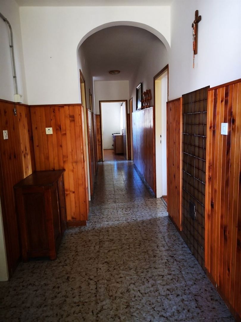 Družinska hiša z zazidljivo parcelo, Pićan