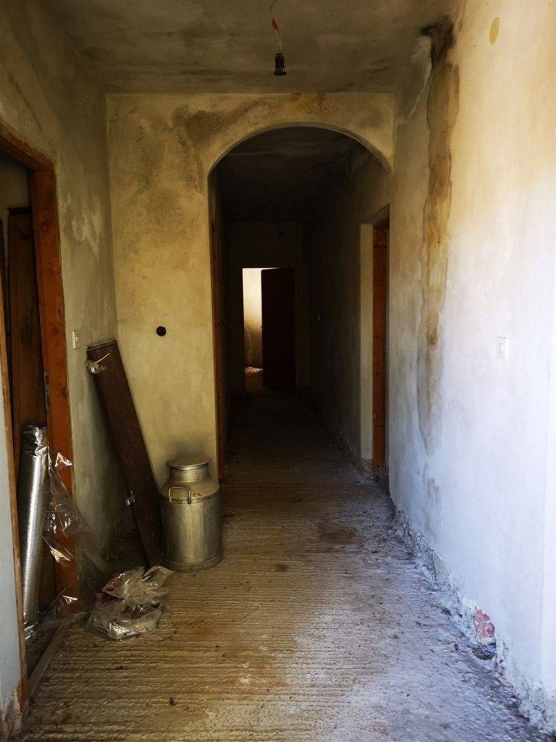 Družinska hiša z zazidljivo parcelo, Pićan