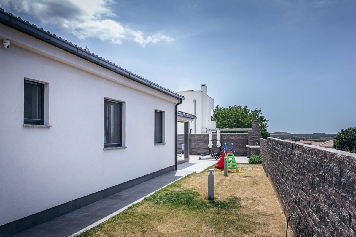 Hiša Pula, 145m2