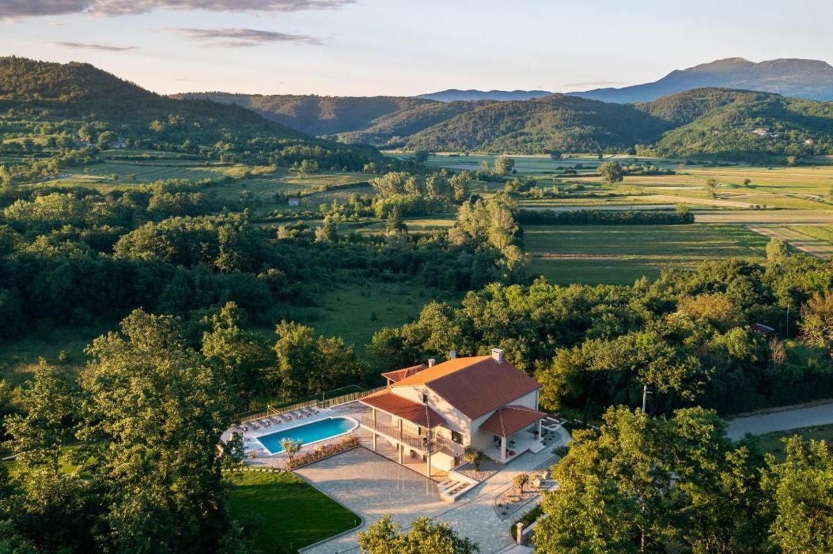 Hiša Labin, 350m2