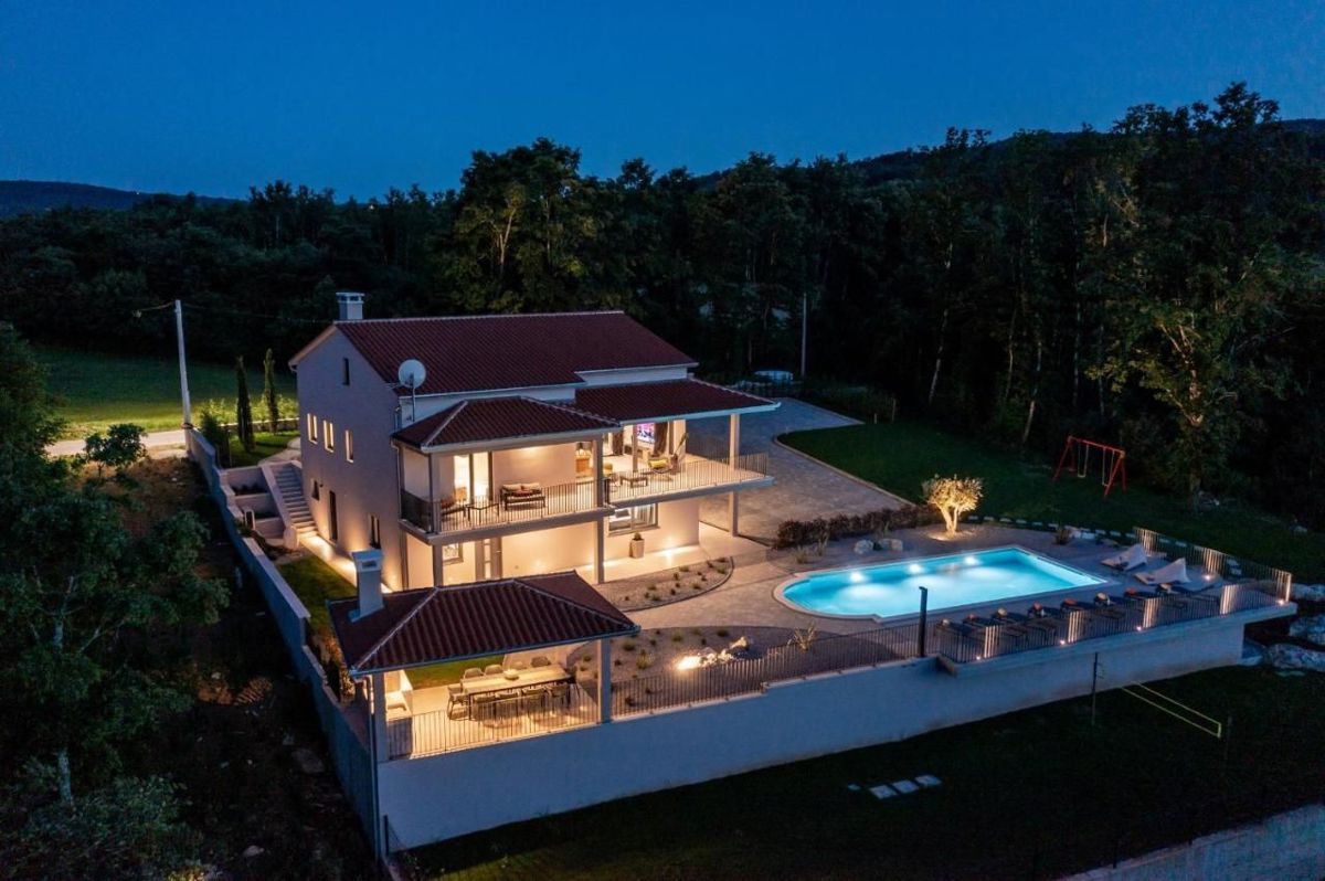 Hiša Labin, 350m2