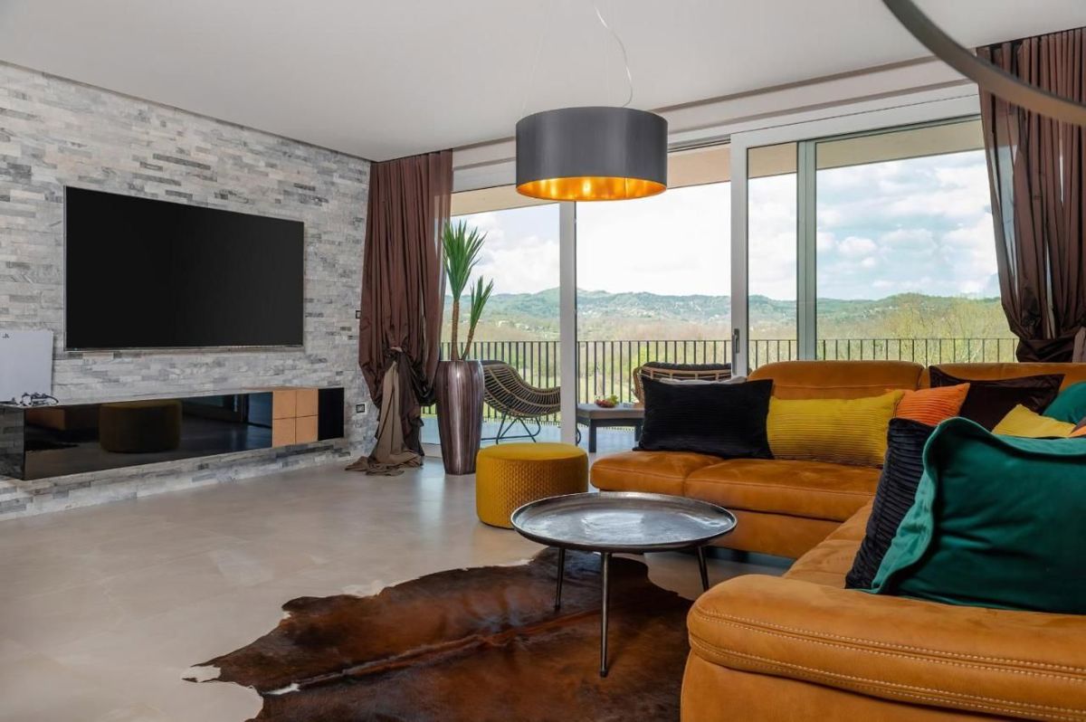 Hiša Labin, 350m2