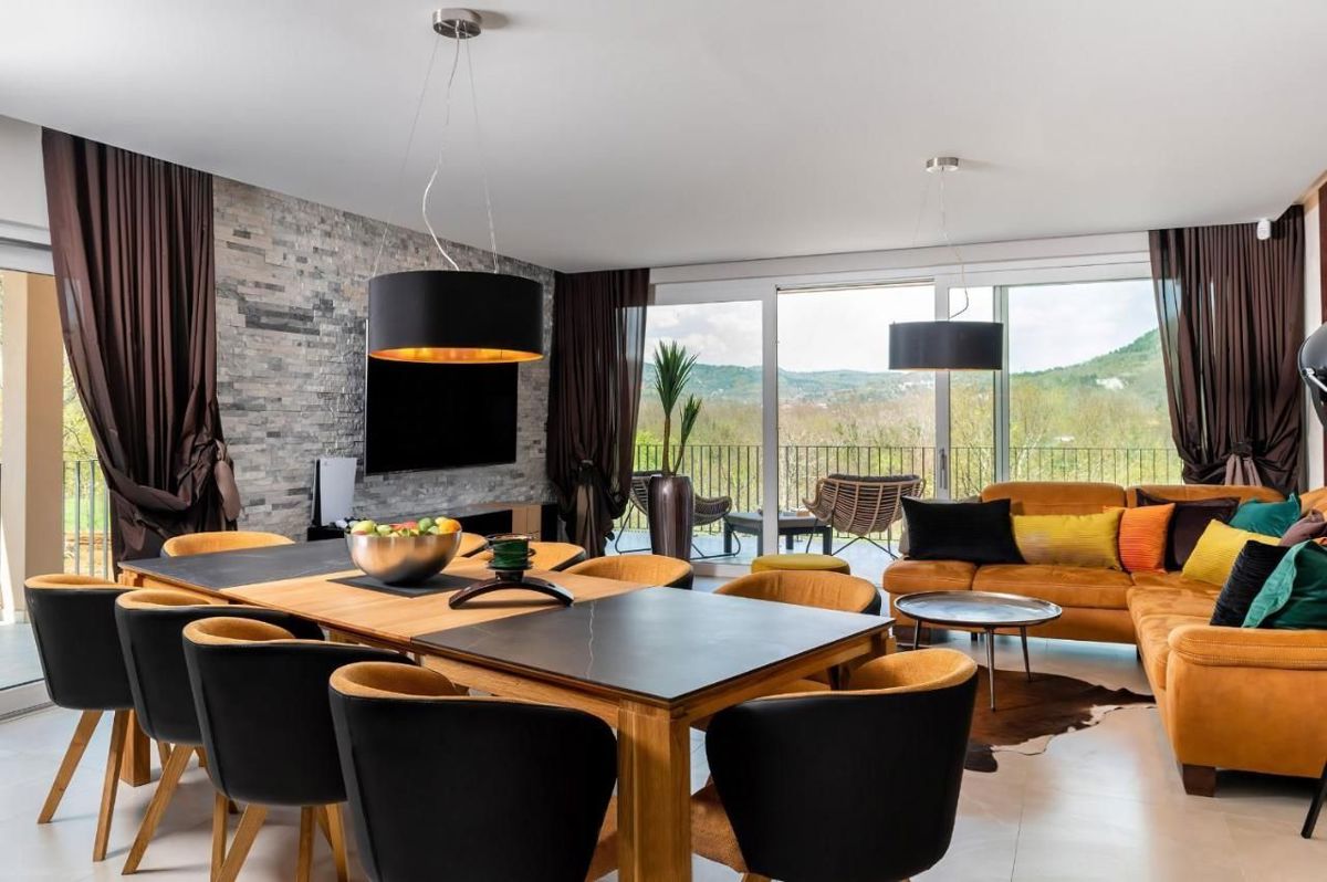 Hiša Labin, 350m2