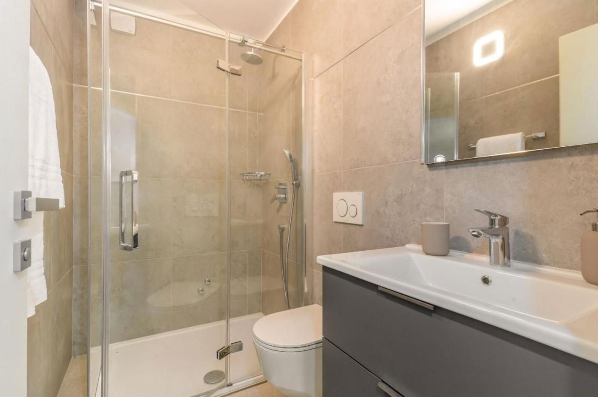 Hiša Labin, 350m2