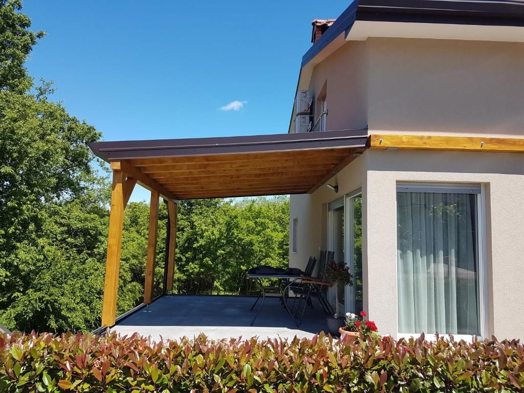 Hiša z dvema stanovanjskima enotama blizu morja, Poreč