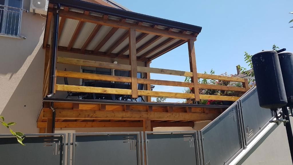 Hiša z dvema stanovanjskima enotama blizu morja, Poreč