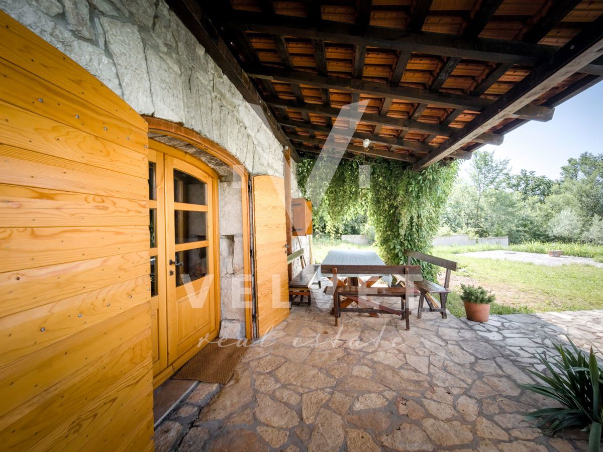 Istra, Lupoglav Avtohtona istrska kamnita vila