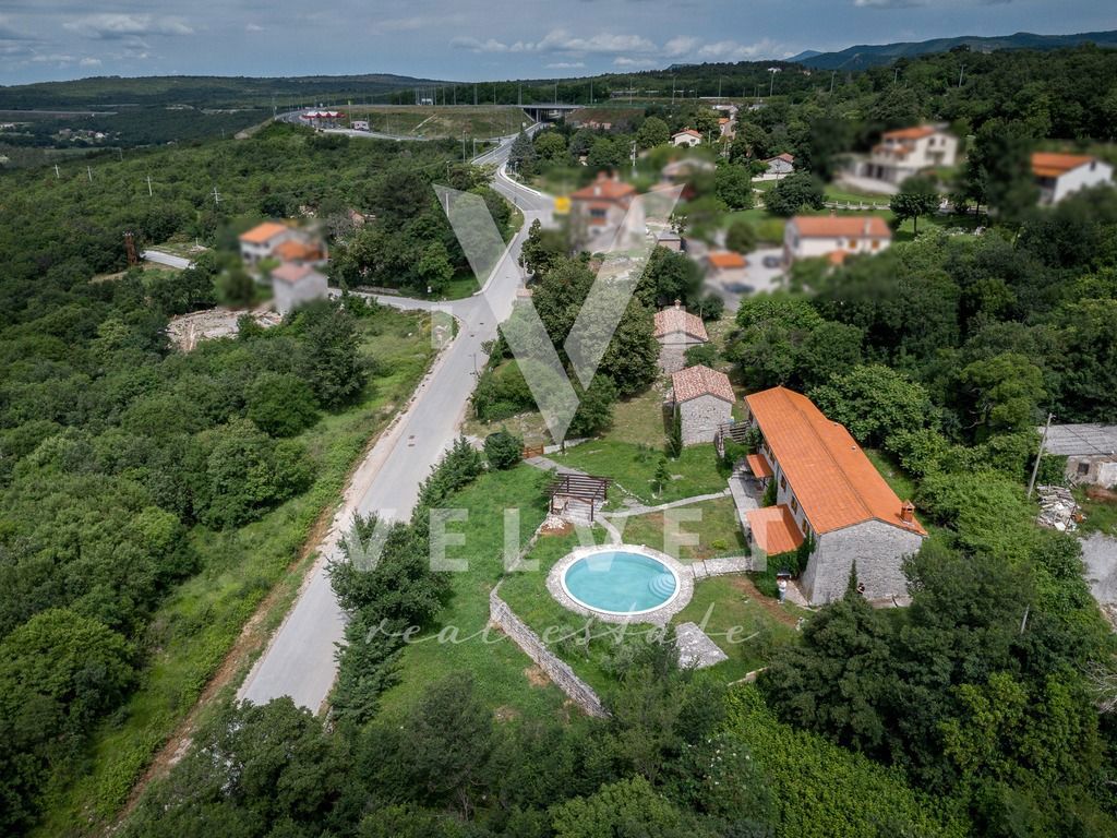 Istra, Lupoglav Avtohtona istrska kamnita vila